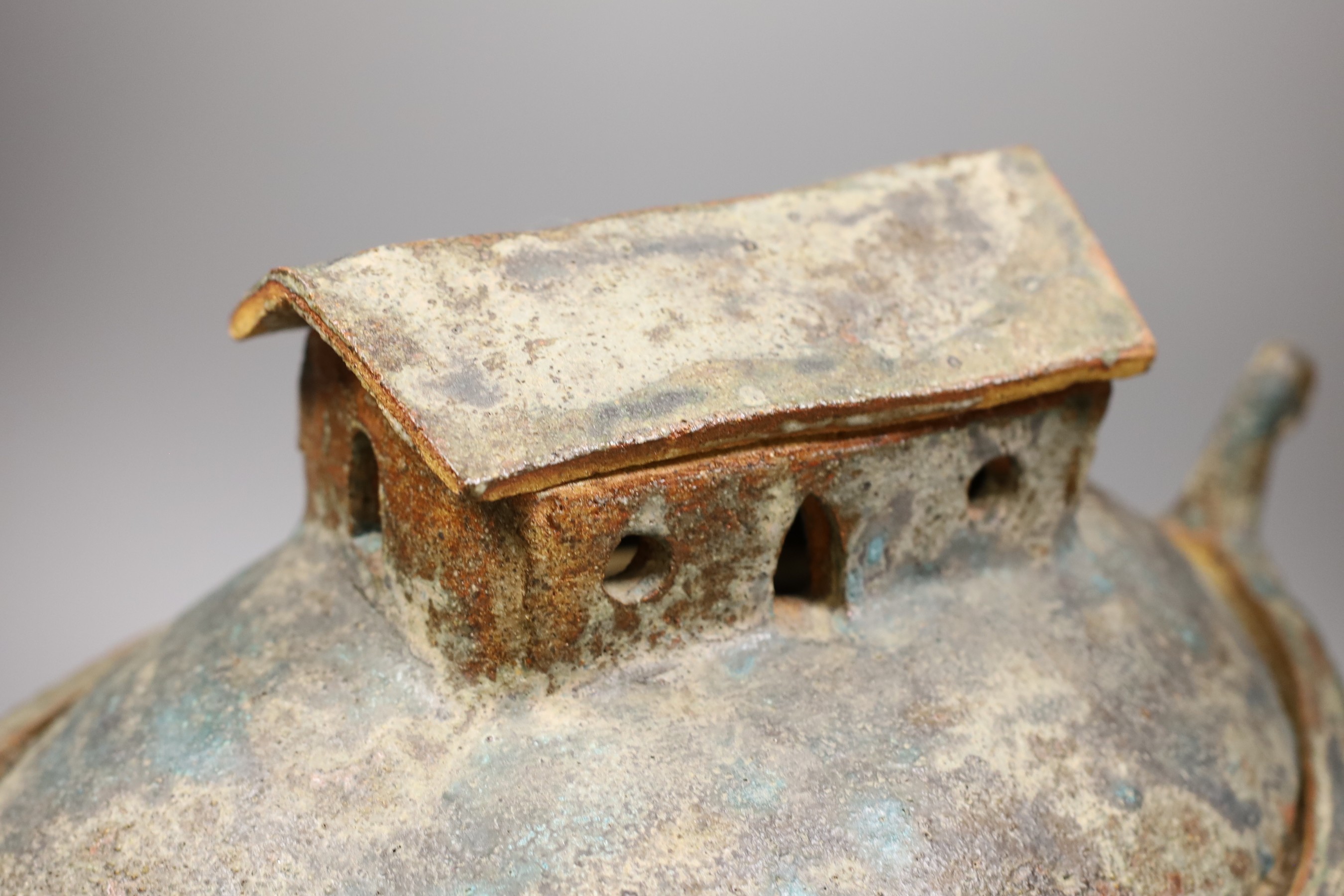 A Fiona Wilkinson pottery Noah's Art and numerous animals